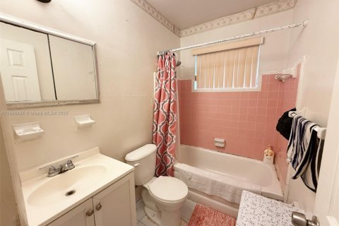Villa ou maison à vendre à Miami, Floride: 3 chambres, 89.74 m2 № 1845472 - photo 18