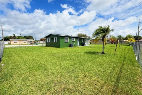 Villa ou maison à vendre à Miami, Floride: 3 chambres, 89.74 m2 № 1845472 - photo 28