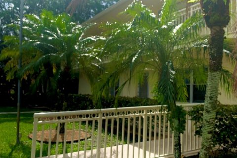Copropriété à vendre à West Palm Beach, Floride: 2 chambres, 60.48 m2 № 2077528 - photo 2
