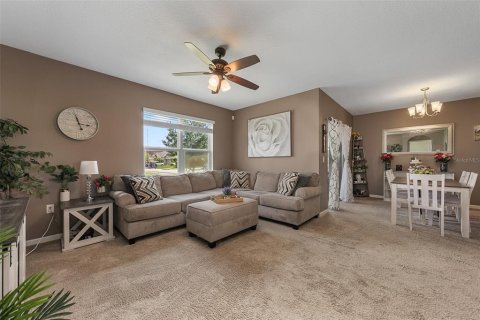 House in Palm Bay, Florida 4 bedrooms, 170.01 sq.m. № 1866332 - photo 28