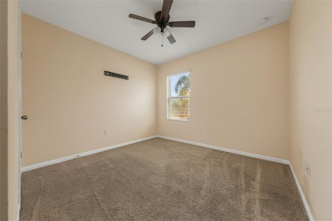 House in Palm Bay, Florida 4 bedrooms, 170.01 sq.m. № 1866332 - photo 9