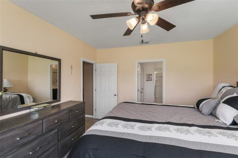 House in Palm Bay, Florida 4 bedrooms, 170.01 sq.m. № 1866332 - photo 18
