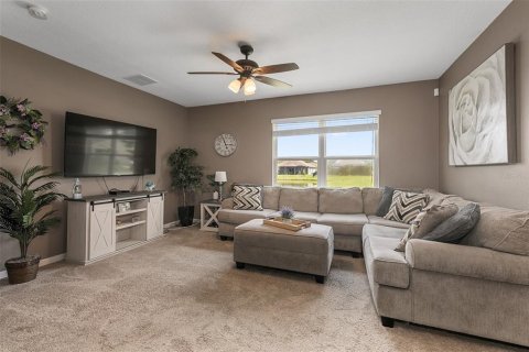 House in Palm Bay, Florida 4 bedrooms, 170.01 sq.m. № 1866332 - photo 27