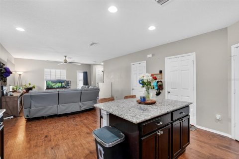 Touwnhouse à vendre à Riverview, Floride: 2 chambres, 122.63 m2 № 2134353 - photo 13