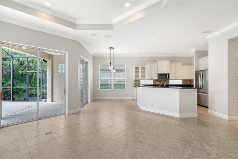 Снять в аренду виллу или дом в Лейквуд Ранч, Флорида 8 комнат, 235.79м2, № 2109617 - фото 7