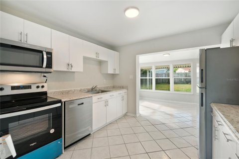 House in Ormond Beach, Florida 2 bedrooms, 86.49 sq.m. № 2429596 - photo 7