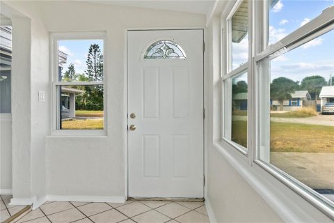 House in Ormond Beach, Florida 2 bedrooms, 86.49 sq.m. № 2429596 - photo 3