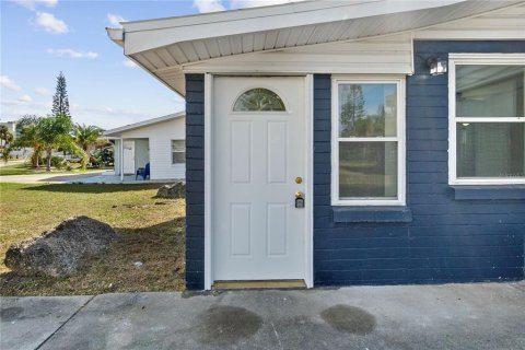 House in Ormond Beach, Florida 2 bedrooms, 86.49 sq.m. № 2429596 - photo 2