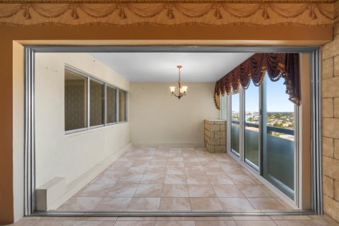 Condo in Fort Lauderdale, Florida, 2 bedrooms  № 2077522 - photo 18