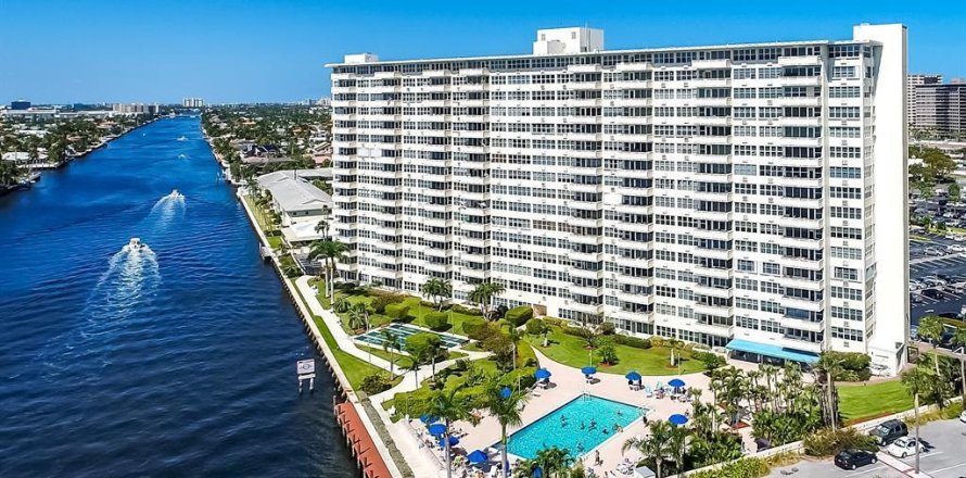 Condo in Fort Lauderdale, Florida, 2 bedrooms  № 2077522