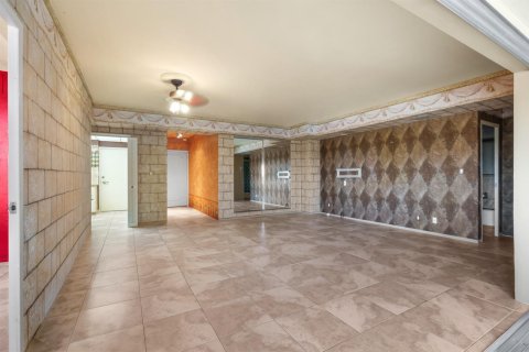 Condo in Fort Lauderdale, Florida, 2 bedrooms  № 2077522 - photo 22