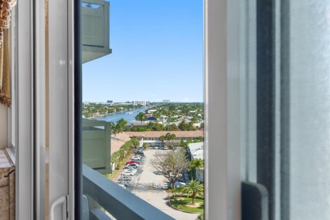 Condo in Fort Lauderdale, Florida, 2 bedrooms  № 2077522 - photo 2