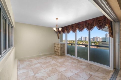 Condo in Fort Lauderdale, Florida, 2 bedrooms  № 2077522 - photo 19