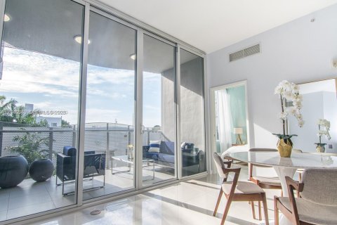 Copropriété à vendre à Miami Beach, Floride: 2 chambres, 113.9 m2 № 2276553 - photo 12