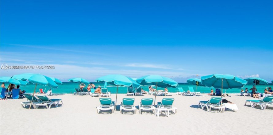 Condo à Miami Beach, Floride, 2 chambres  № 2276553