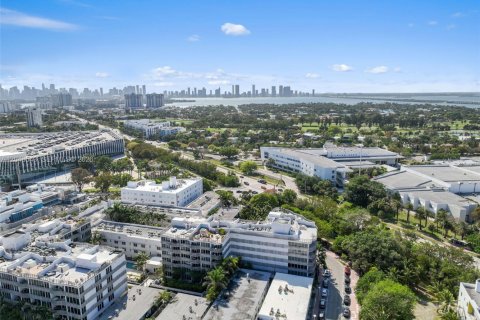 Copropriété à vendre à Miami Beach, Floride: 2 chambres, 113.9 m2 № 2276553 - photo 22