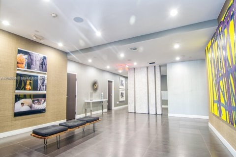 Copropriété à vendre à Miami Beach, Floride: 2 chambres, 113.9 m2 № 2276553 - photo 17
