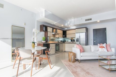 Copropriété à vendre à Miami Beach, Floride: 2 chambres, 113.9 m2 № 2276553 - photo 2