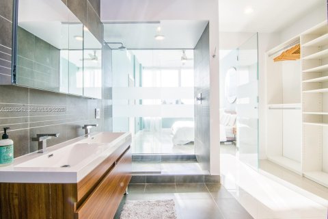 Copropriété à vendre à Miami Beach, Floride: 2 chambres, 113.9 m2 № 2276553 - photo 5