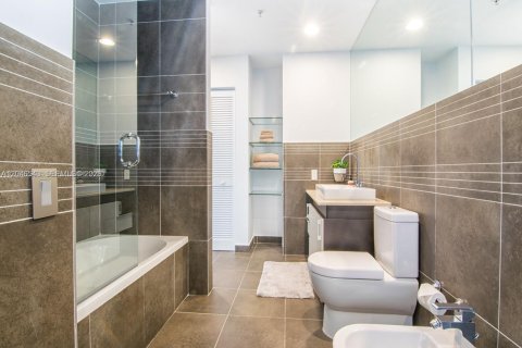 Copropriété à vendre à Miami Beach, Floride: 2 chambres, 113.9 m2 № 2276553 - photo 10