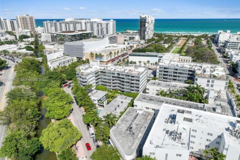Copropriété à vendre à Miami Beach, Floride: 2 chambres, 113.9 m2 № 2276553 - photo 23
