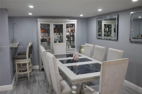 Copropriété à vendre à Lauderhill, Floride: 3 chambres, 163.51 m2 № 1897635 - photo 22