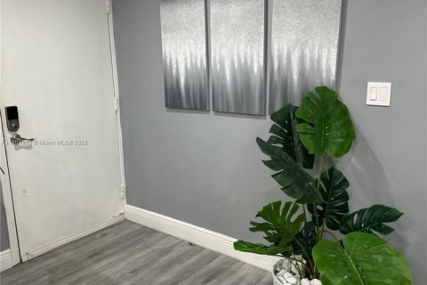 Copropriété à vendre à Lauderhill, Floride: 3 chambres, 163.51 m2 № 1897635 - photo 4