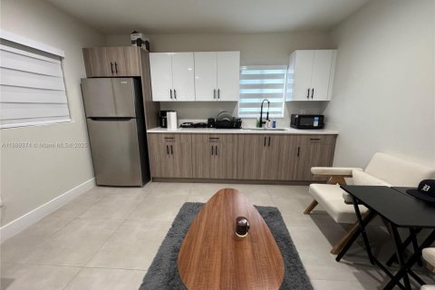 Immobilier commercial à louer à Miami, Floride: 1 chambre № 1941379 - photo 10