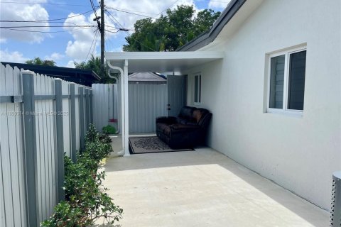 Immobilier commercial à louer à Miami, Floride: 1 chambre № 1941379 - photo 6