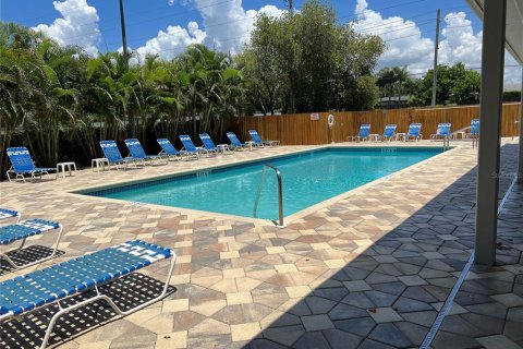 Touwnhouse à louer à Clearwater, Floride: 4 chambres, 175.12 m2 № 1826122 - photo 3