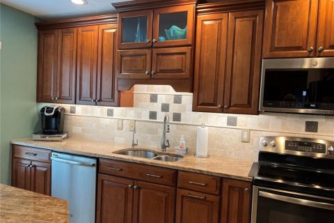 Touwnhouse à louer à Clearwater, Floride: 4 chambres, 175.12 m2 № 1826122 - photo 9