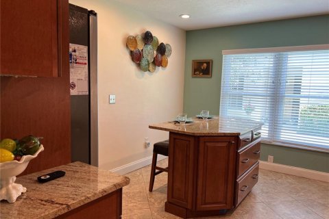 Touwnhouse à louer à Clearwater, Floride: 4 chambres, 175.12 m2 № 1826122 - photo 12
