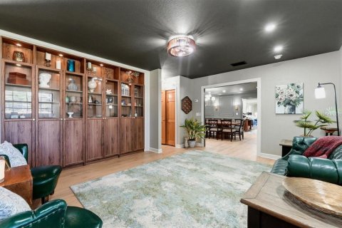 Casa en venta en Lakeland, Florida, 5 dormitorios, 390.65 m2 № 2111843 - foto 13