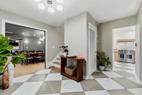 Casa en venta en Lakeland, Florida, 5 dormitorios, 390.65 m2 № 2111843 - foto 9