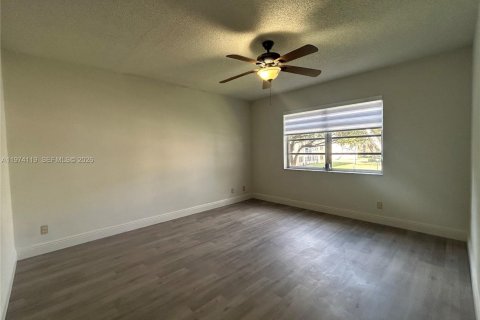 Condominio en alquiler en Hollywood, Florida, 2 dormitorios, 85.47 m2 № 2036407 - foto 15