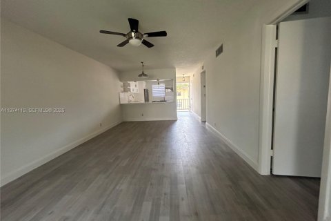 Condominio en alquiler en Hollywood, Florida, 2 dormitorios, 85.47 m2 № 2036407 - foto 12