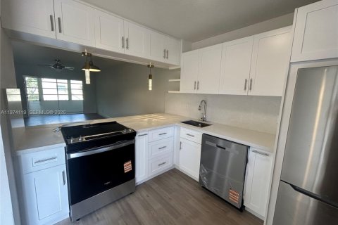 Condominio en alquiler en Hollywood, Florida, 2 dormitorios, 85.47 m2 № 2036407 - foto 6