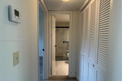 Condominio en alquiler en Hollywood, Florida, 2 dormitorios, 85.47 m2 № 2036407 - foto 8