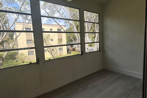 Condominio en alquiler en Hollywood, Florida, 2 dormitorios, 85.47 m2 № 2036407 - foto 14