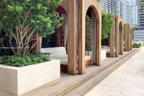 Condo in Miami, Florida, 2 bedrooms  № 1927741 - photo 29