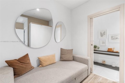 Condo in Miami, Florida, 2 bedrooms  № 1927741 - photo 22