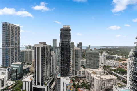 Condo in Miami, Florida, 2 bedrooms  № 1927741 - photo 25