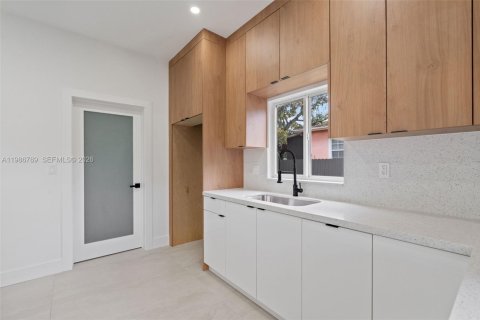 Купить виллу или дом в Опа-Локка, Флорида 4 спальни, 110.93м2, № 2044973 - фото 11