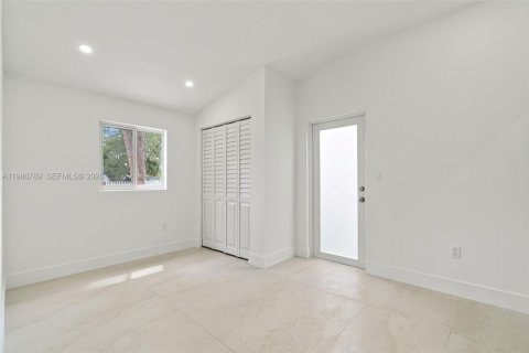 Купить виллу или дом в Опа-Локка, Флорида 4 спальни, 110.93м2, № 2044973 - фото 16