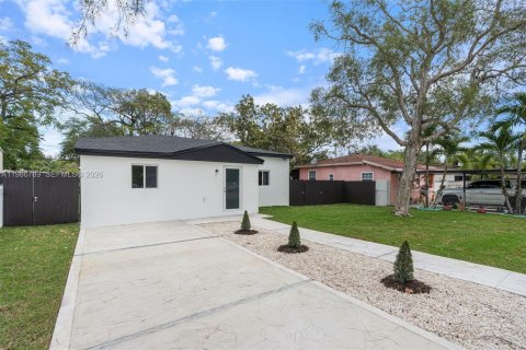 Купить виллу или дом в Опа-Локка, Флорида 4 спальни, 110.93м2, № 2044973 - фото 2