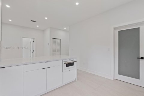 Купить виллу или дом в Опа-Локка, Флорида 4 спальни, 110.93м2, № 2044973 - фото 12