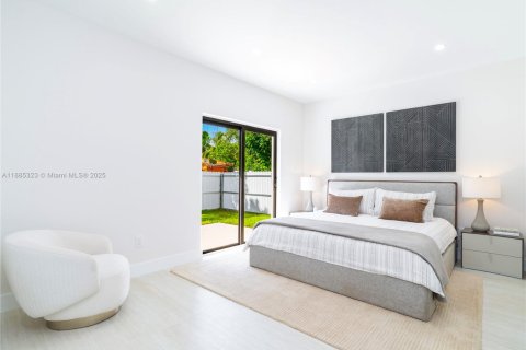 Casa en venta en North Miami, Florida, 3 dormitorios, 172.8 m2 № 1932761 - foto 12