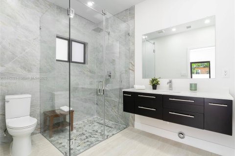 Casa en venta en North Miami, Florida, 3 dormitorios, 172.8 m2 № 1932761 - foto 13