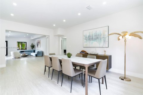 Casa en venta en North Miami, Florida, 3 dormitorios, 172.8 m2 № 1932761 - foto 7