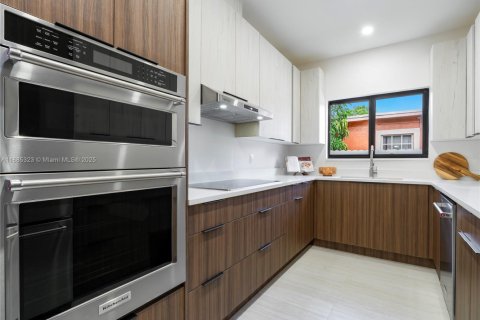 Casa en venta en North Miami, Florida, 3 dormitorios, 172.8 m2 № 1932761 - foto 9